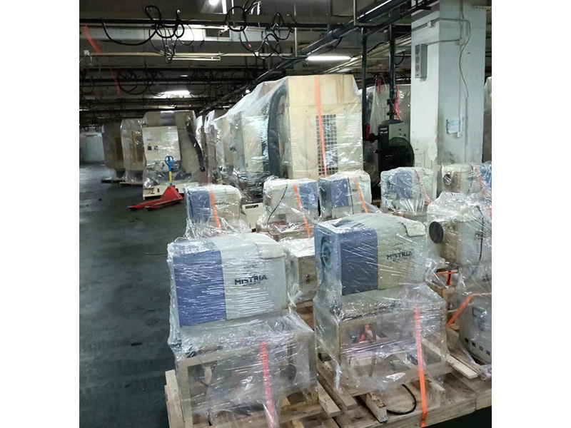 東(dong)莞長(zhang)安某(mou)公司(si)搬遷(qian)打包(bao)現場(chang)