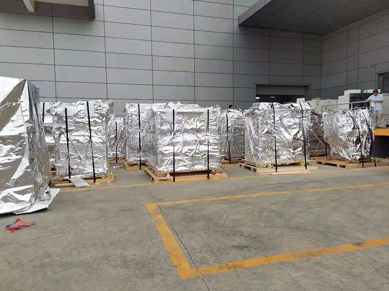 深(shen)圳公(gong)明歐(ou)菲光(guang)出口(kou)真空(kong)木箱(xiang)